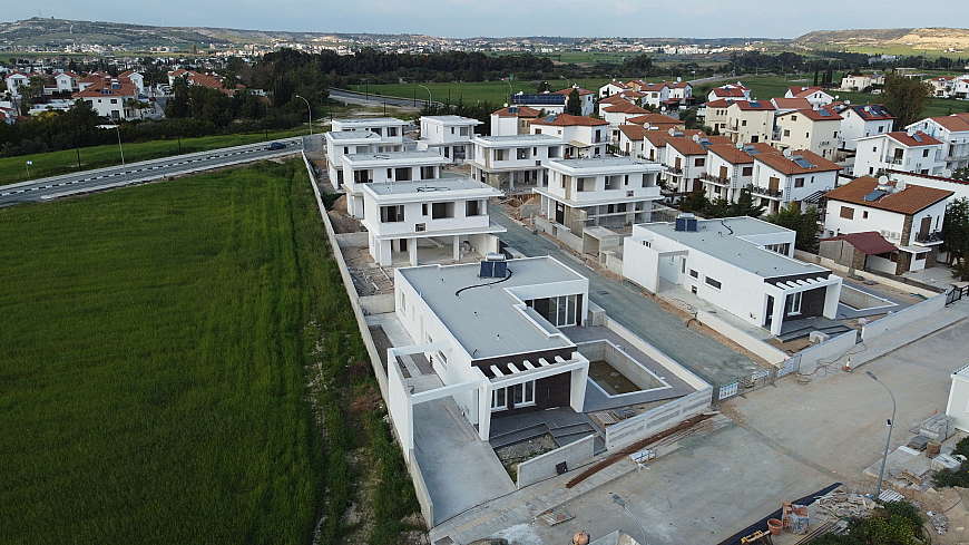 3 bdrm houses/Dhekelia rd