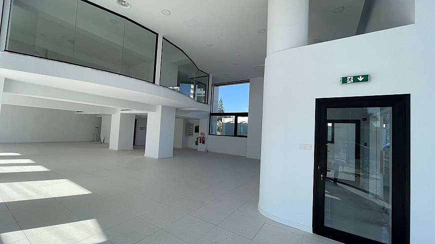 Showroom for rent/Limassol rd