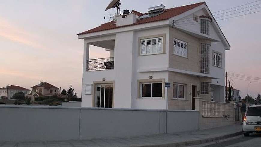 3 bedroom detached house at Dhekelia Rd.