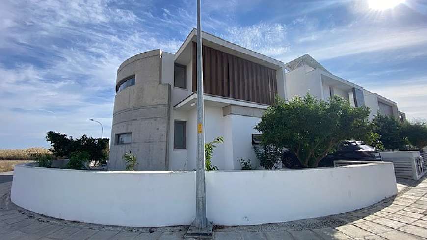 3 bdrm house for sale/Off Dhekelia Road