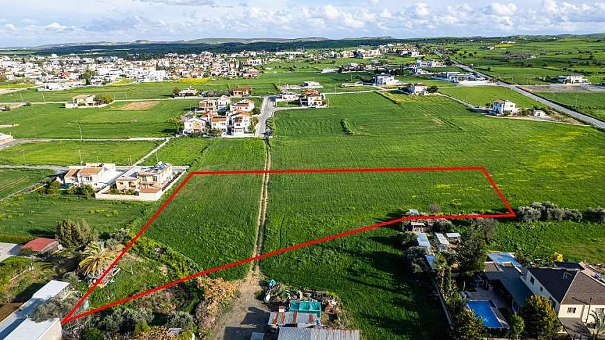 Shared residential field in Athienou, Larnaca