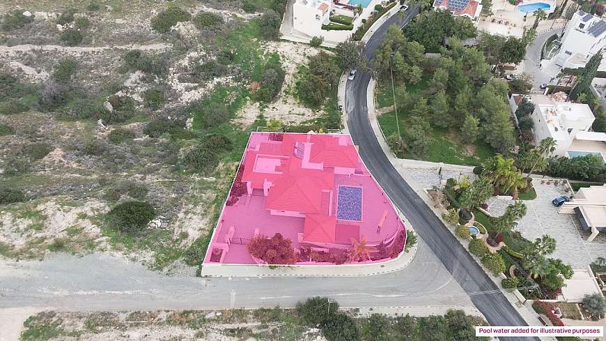 6 bdrm villa for sale/Agios Tychonas