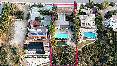 5 bdrm villa for sale/Paphos