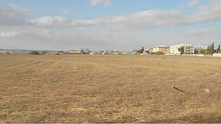 Residential field for sale/Pervolia