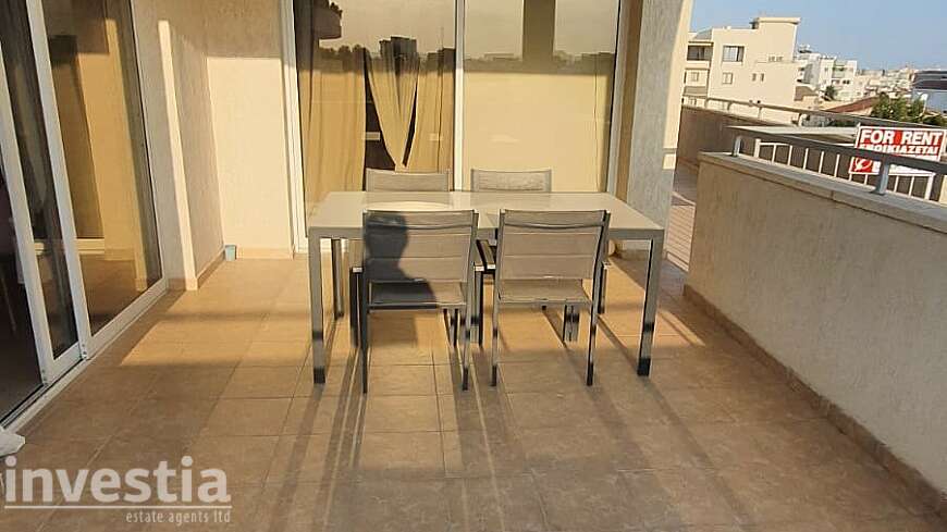 2 bdrm penthouse for rent/center