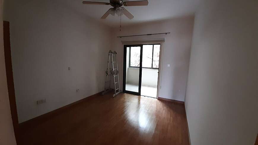 2 bdrm apt/center