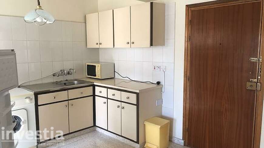 1 bdrm apartment/Land Registry area
