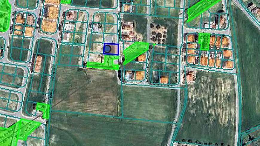 2 plots for sale/Pyla