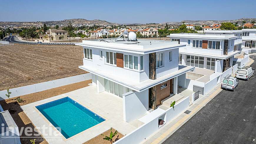 3 bdrm houses/Dhekelia rd