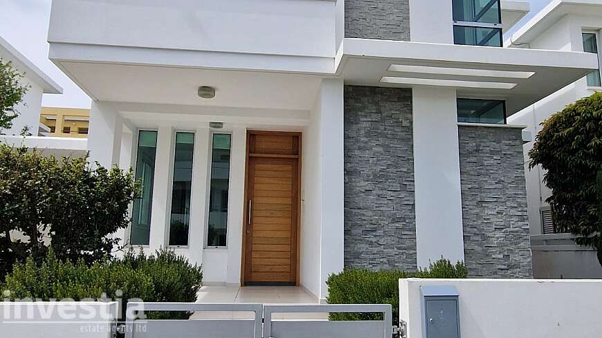 4 bdrm house for rent/Livadhia