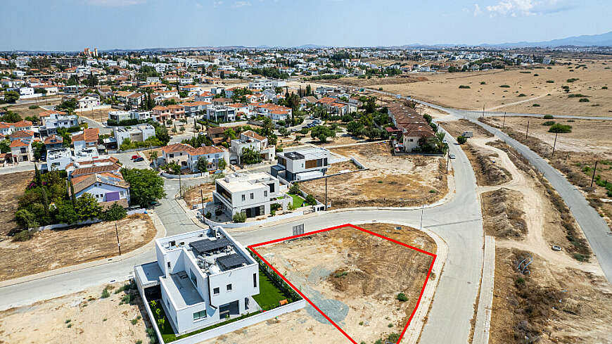 Residential plot in Egkomi, Nicosia