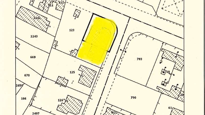 Plot for sale with planning permission/Dhrosia