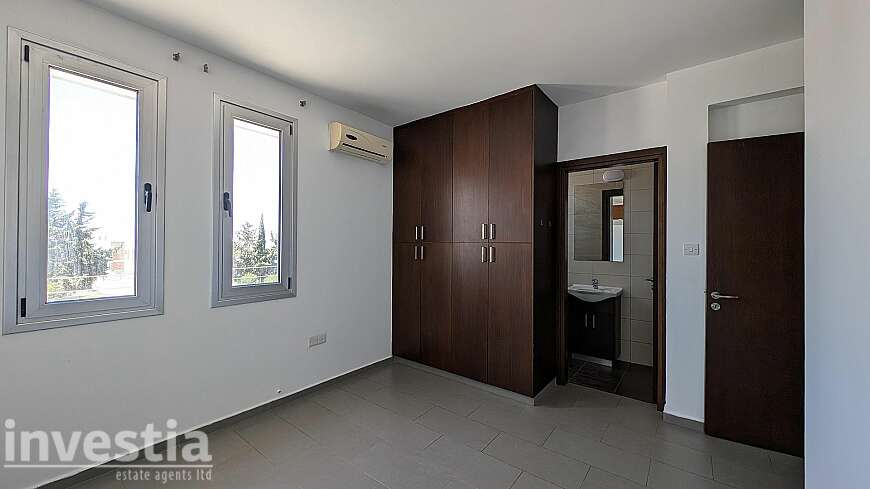 2 bdrm flat for sale/Meneou