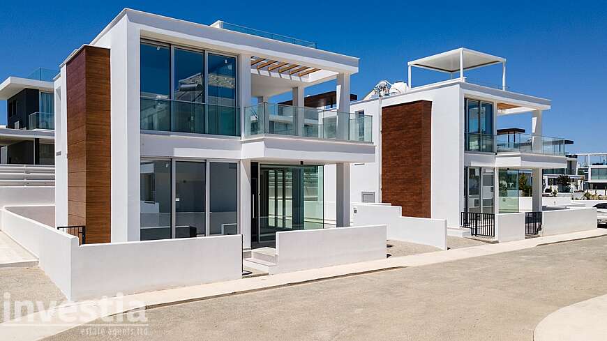 4 Bedroom Villa For Sale in Protaras