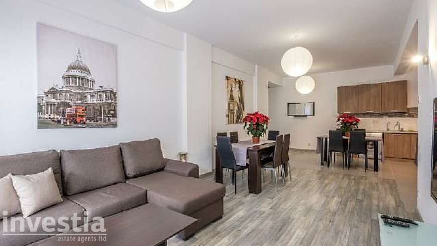 3 bdrm flat for sale/Larnaca centre