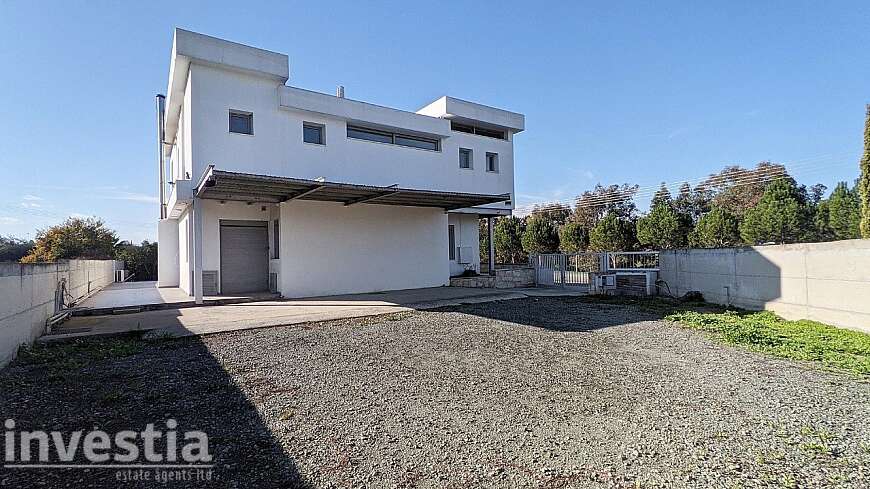 Exceptional Two-Storey House with an extra plot located in Panagia Evangelistria, Dhali, Nicosia