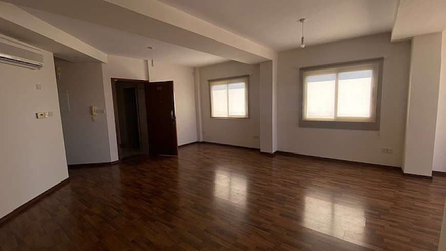 3 bdrm apartment for rent/Port area