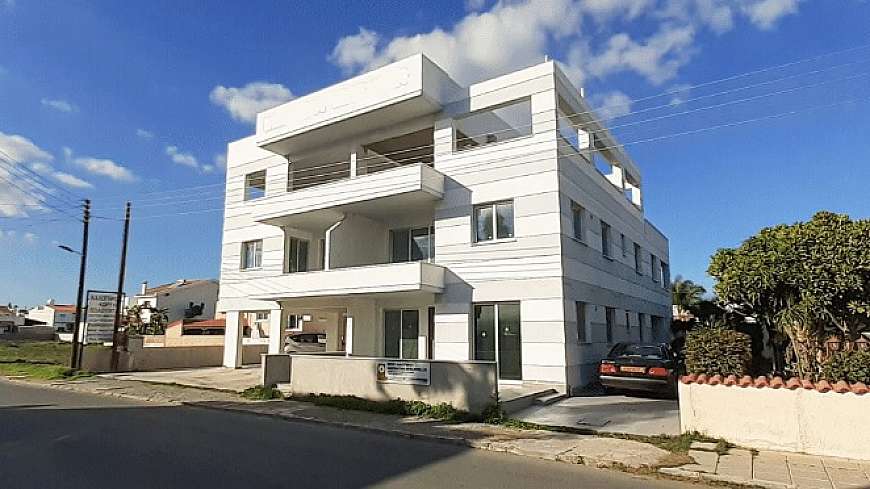 2 bdrm ground floor apartment for sale/Livadhia