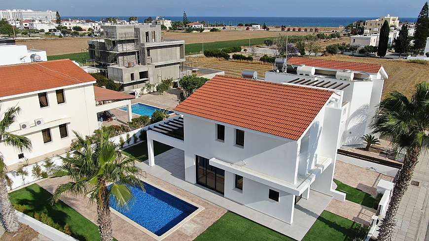 4 bdrm house for rent/Dhekelia Road