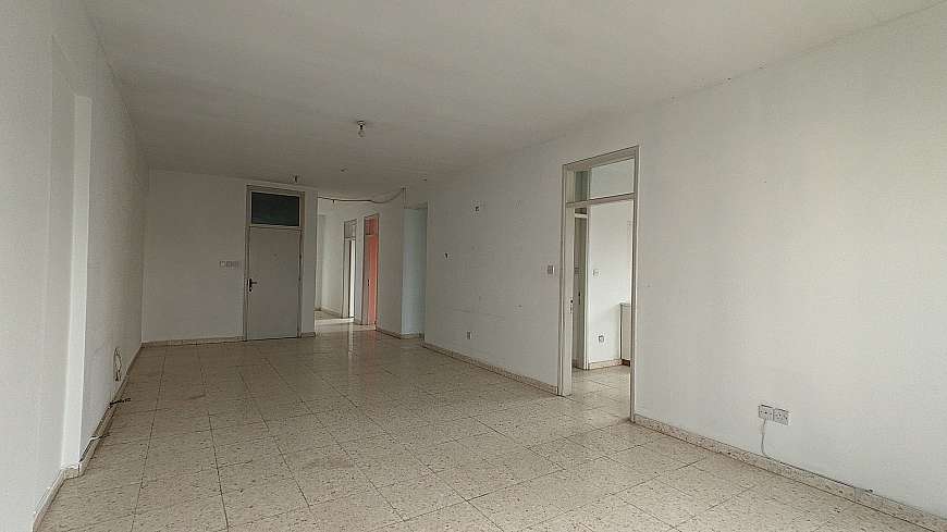 3 bdrm flat for sale/Nicosia