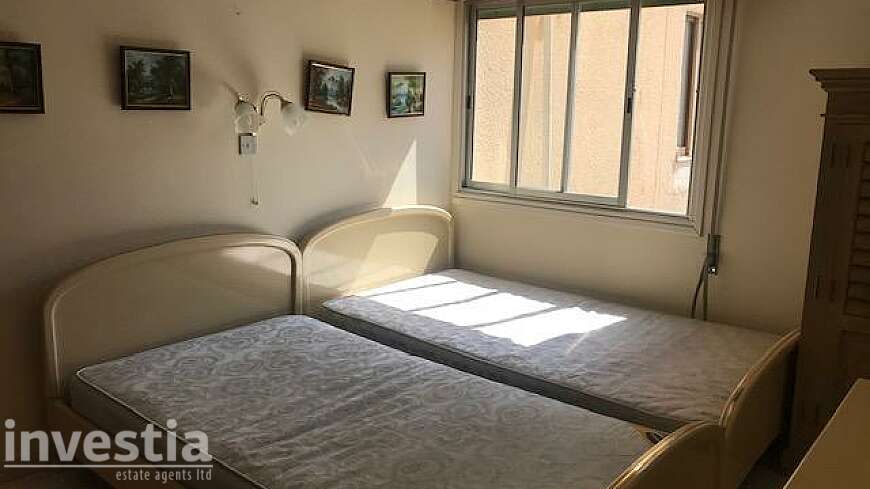 1 bdrm apartment/Land Registry area