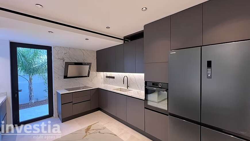 7 Bdrm house /Nicosia
