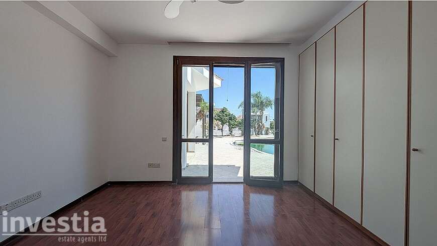 5 bdrm house/Krassas area