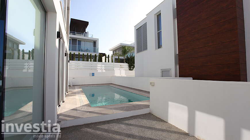 4 Bedroom Villa For Sale in Protaras