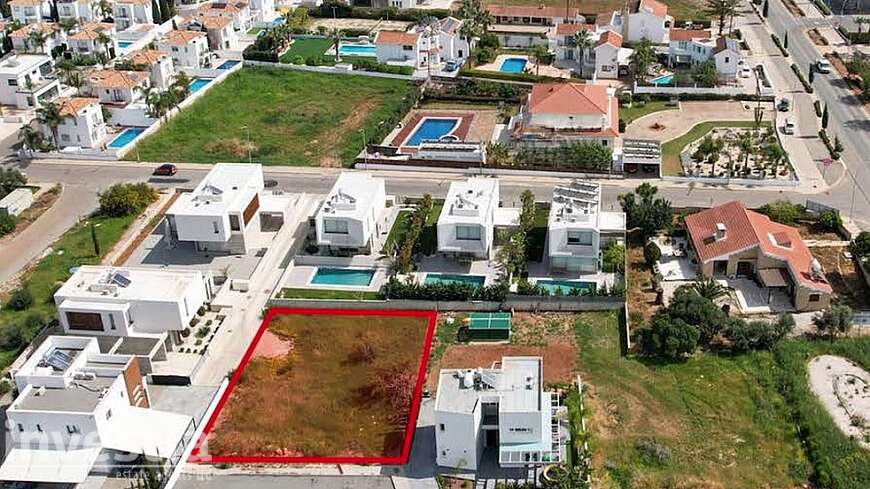 Plot for sale/Pernera area