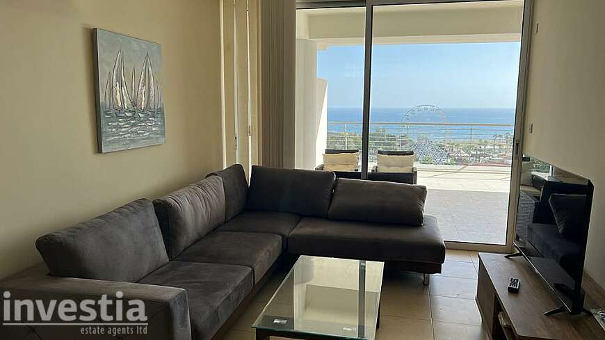2 bdrm apt/center