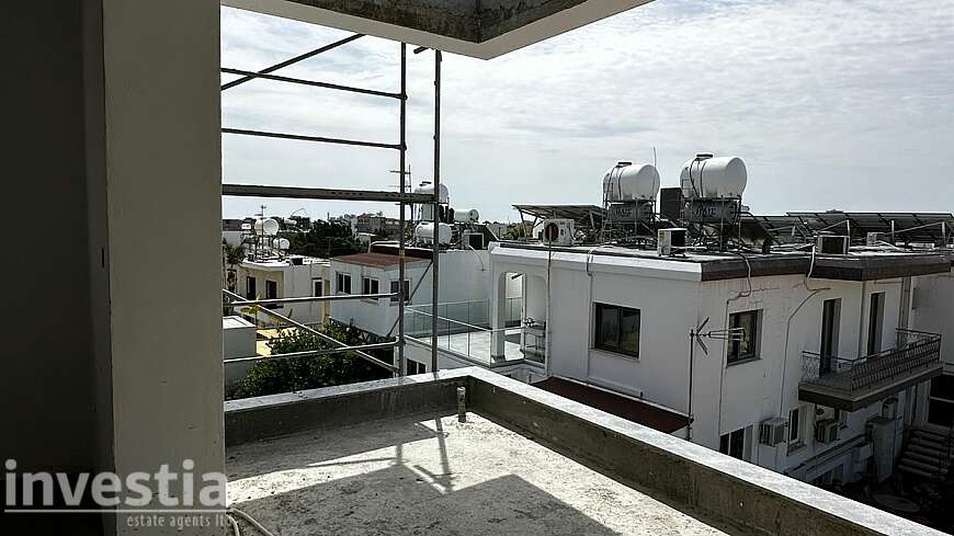 2 bdrm top floor apartment for sale/Larnaca