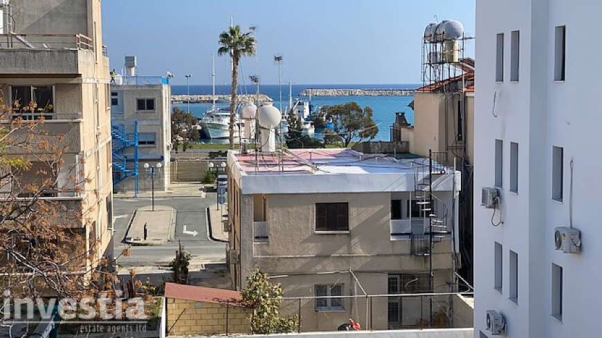 2 bdrm flat for rent/Port area