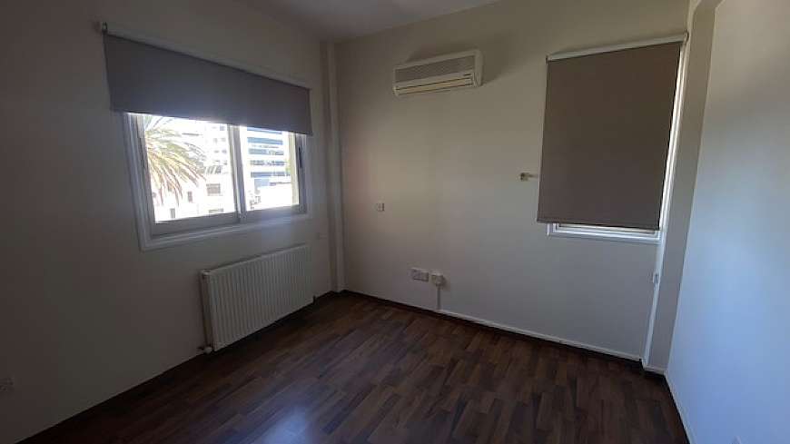 3 bdrm apartment for rent/Port area