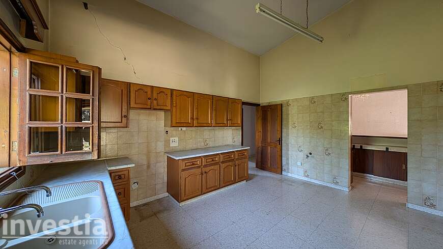 Charming Countryside Home For Sale on a Spacious Plot in Psevdas, Larnaca