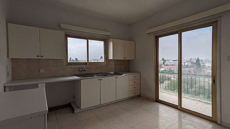 3 bdrm flat for sale/Nicosia