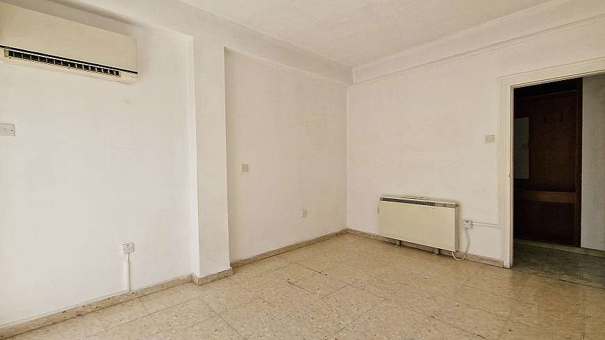 3 bdrm top floor apartment for sale/Nicosia