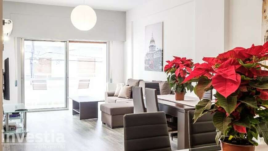 3 bdrm flat for sale/Larnaca centre