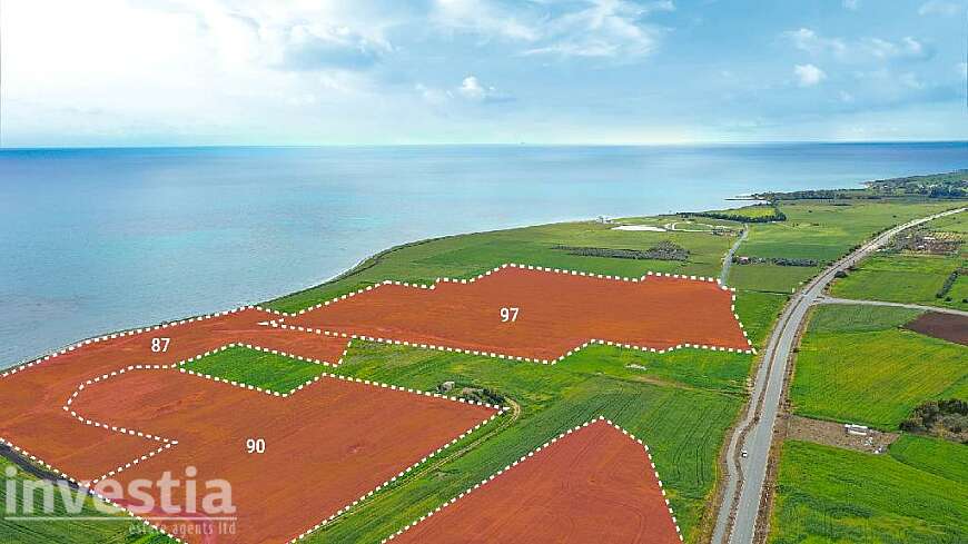 Beachfront land for sale/Softades