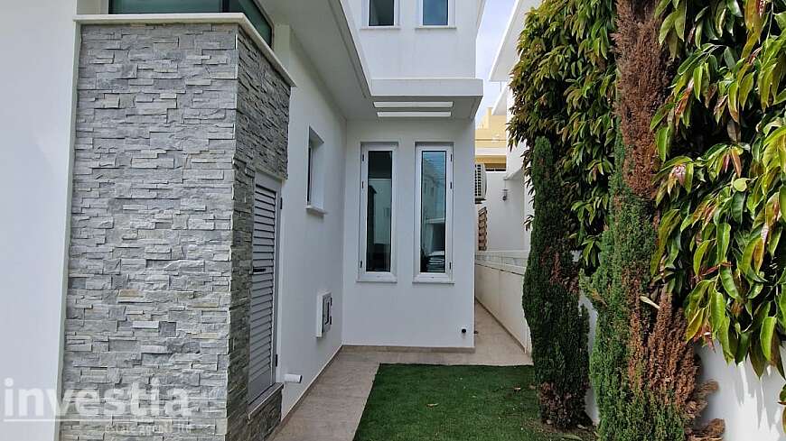4 bdrm house for rent/Livadhia