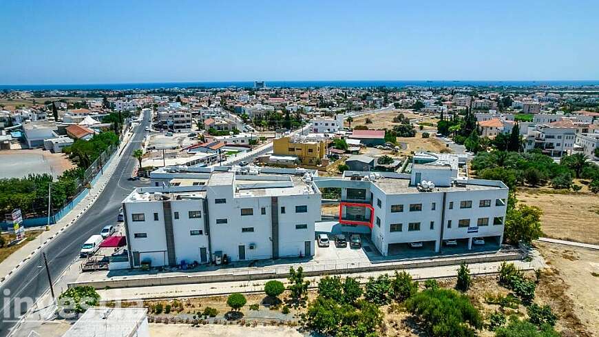 Office and shop in Voroklini, Larnaca