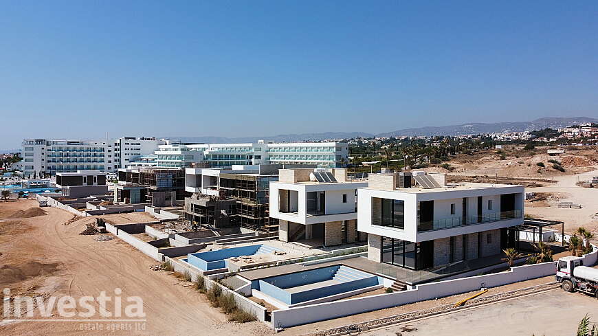 5 Bedroom Beachfront Villa in Paphos For Sale