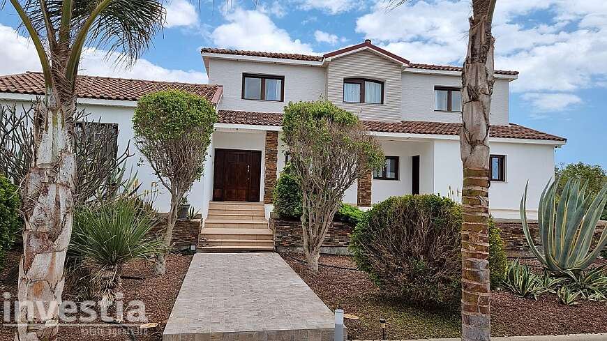 5 bdrm villa for rent/Pyla