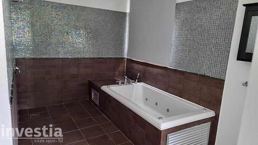 5 bdrm villa for rent/Pyla