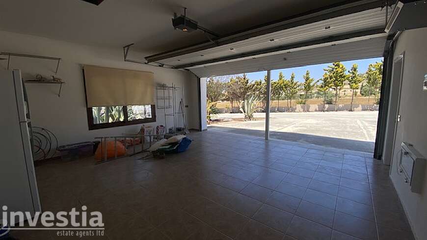 5 bdrm villa for rent/Pyla
