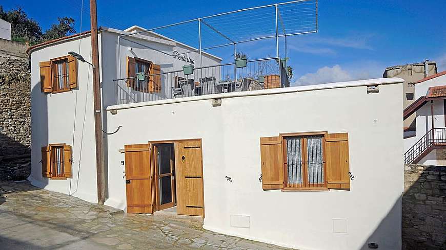 5 bdrm house for rent/Agios Theodoros