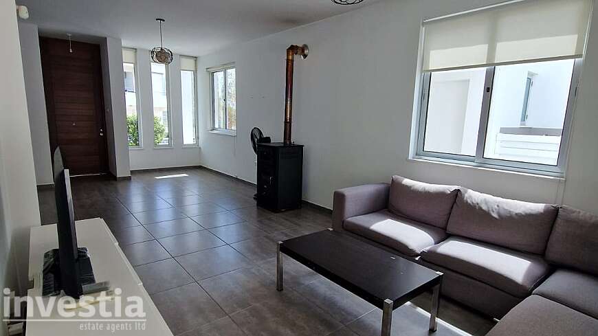 4 bdrm house for rent/Livadhia
