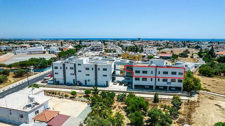 Office and shop in Voroklini, Larnaca