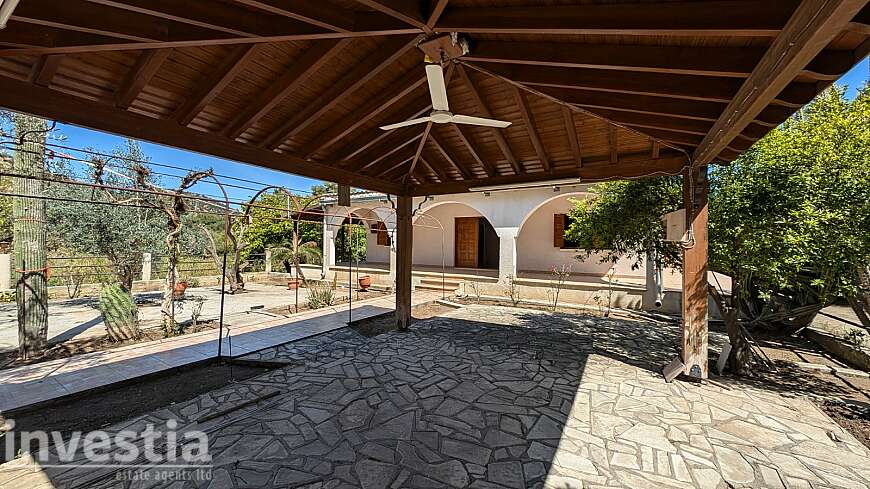 Charming Countryside Home For Sale on a Spacious Plot in Psevdas, Larnaca