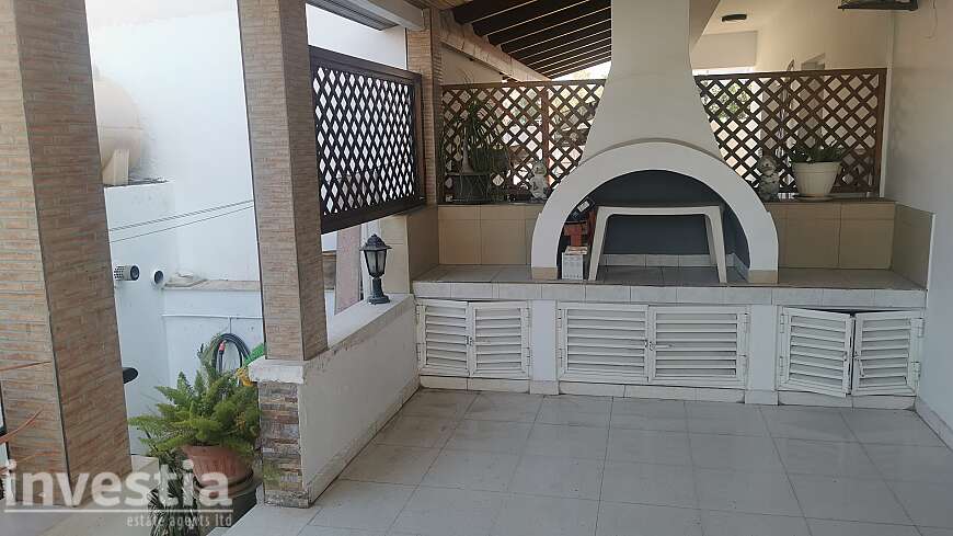 3 bdrm house/center