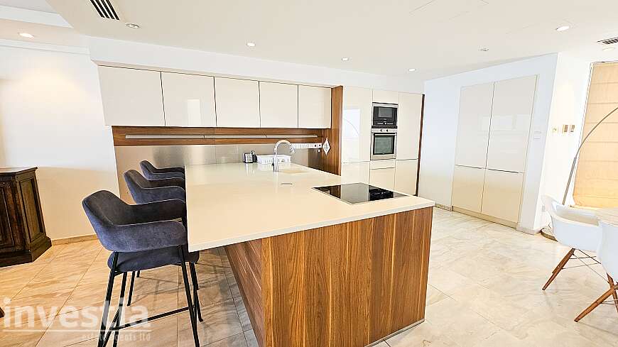 2 bdrm seafront penthouse/Finikoudes